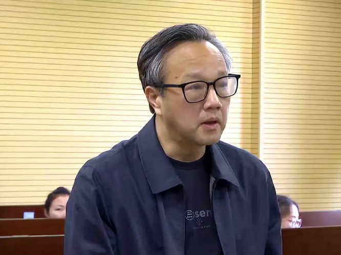 绍兴厅官何加顺,因妻子和岳父住院被查出贪污事实,怎么回事_洪某_新昌