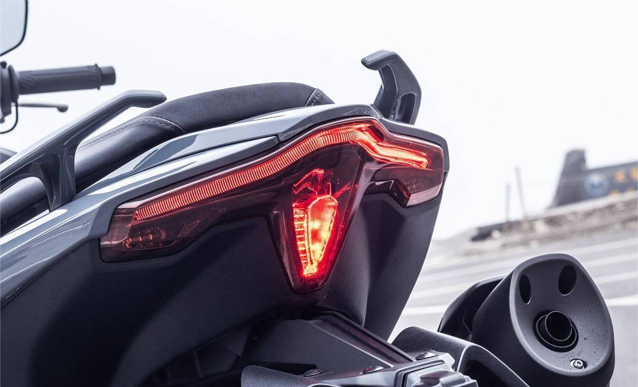 雅马哈tmax560打造舒适骑乘体验,凸显高档感和品质!_搜狐汽车_搜狐网