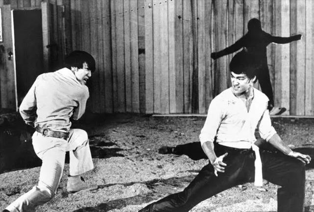 33岁时李小龙离世_武术界_世界_父母