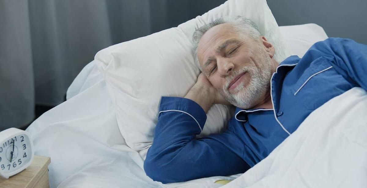 老年人2种睡姿很危险,家里有老人的需了解_睡眠_问题_姿势