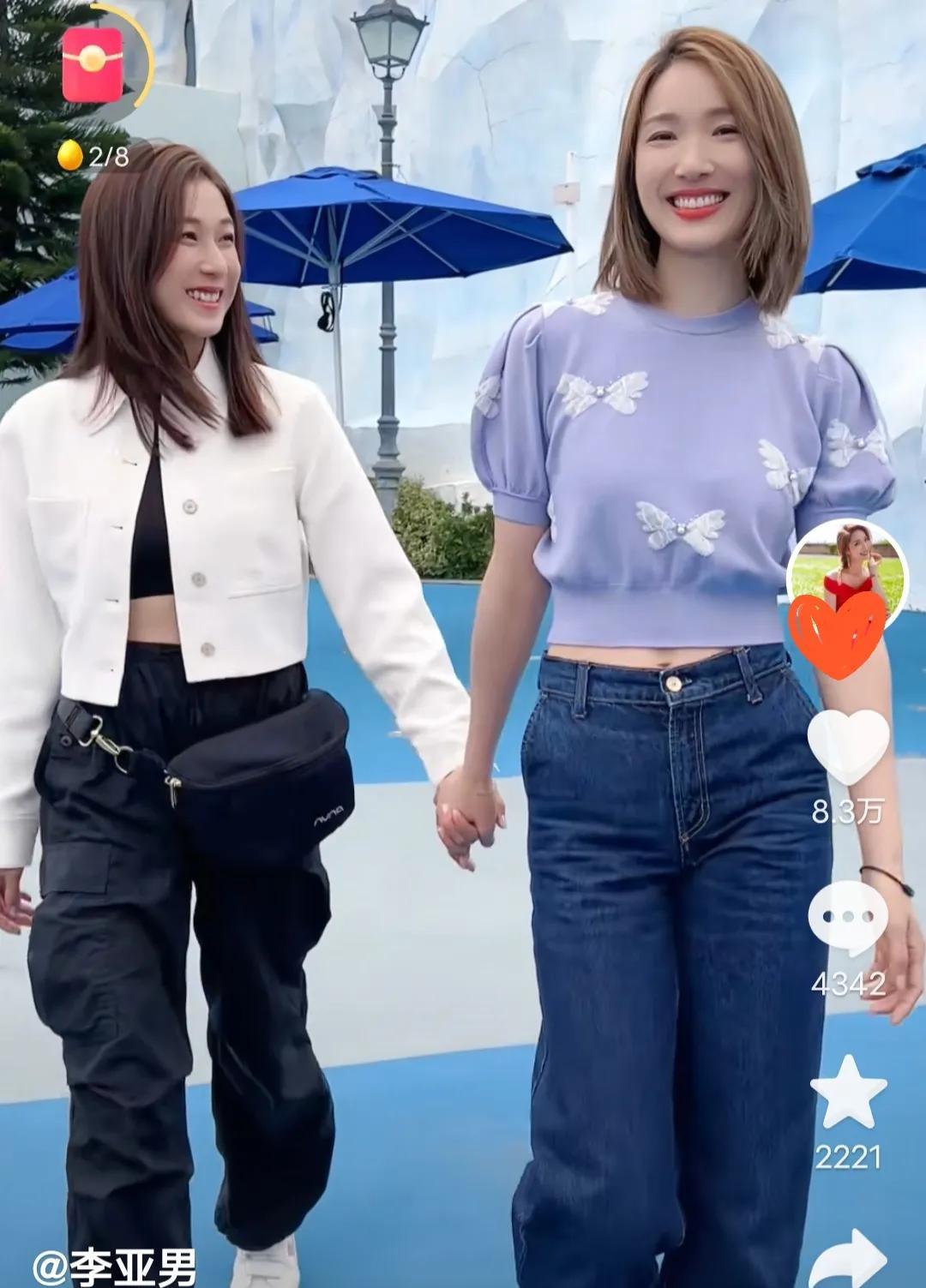 也没盖过钟嘉欣的笑容,网友喊话钟嘉欣让复出_女儿_评论_一家人