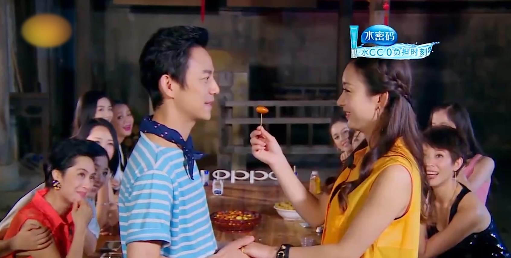 赵丽颖当众向何炅"求婚",节目上演吃枣吻,他们才是娱圈意难平_祝福