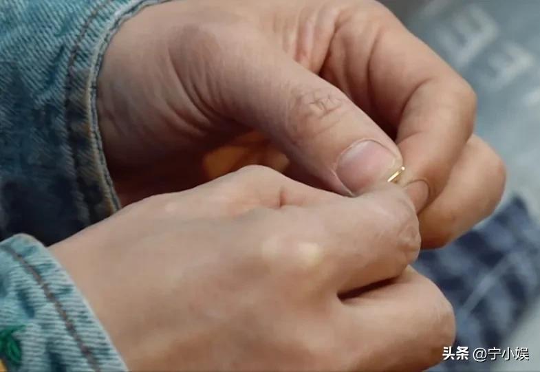 黄磊 周迅 为何没联系_周迅觉得何炅黄磊太像空巢老人_中国老人及空巢