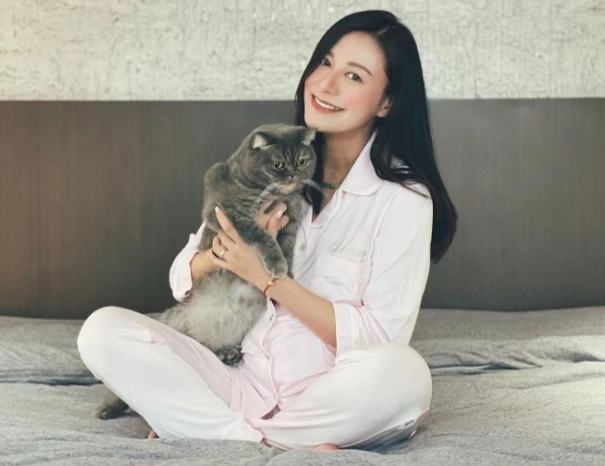 江若琳晒孕照上围丰满,怀孕路坎坷夫妻为此努力求诊