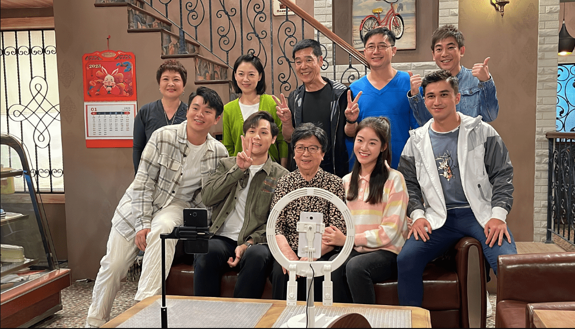 交代了小西好好教育一鸣,也要哥哥好好照顾爸妈最后俊贤的手术成功了