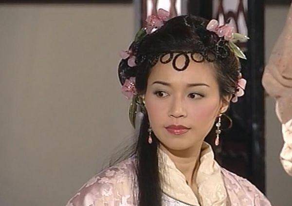tvb洛神:攻于心计的不是如夫人和郭嬛,而是蔡少芬剧中的"姐姐"_地位