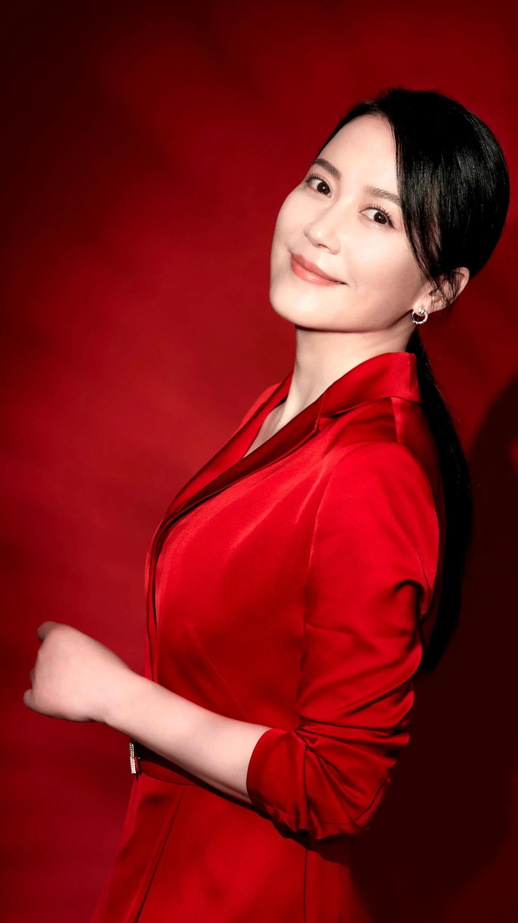 温柔善良的俞飞鸿和自信果敢的陈数_气质_的特点_带着