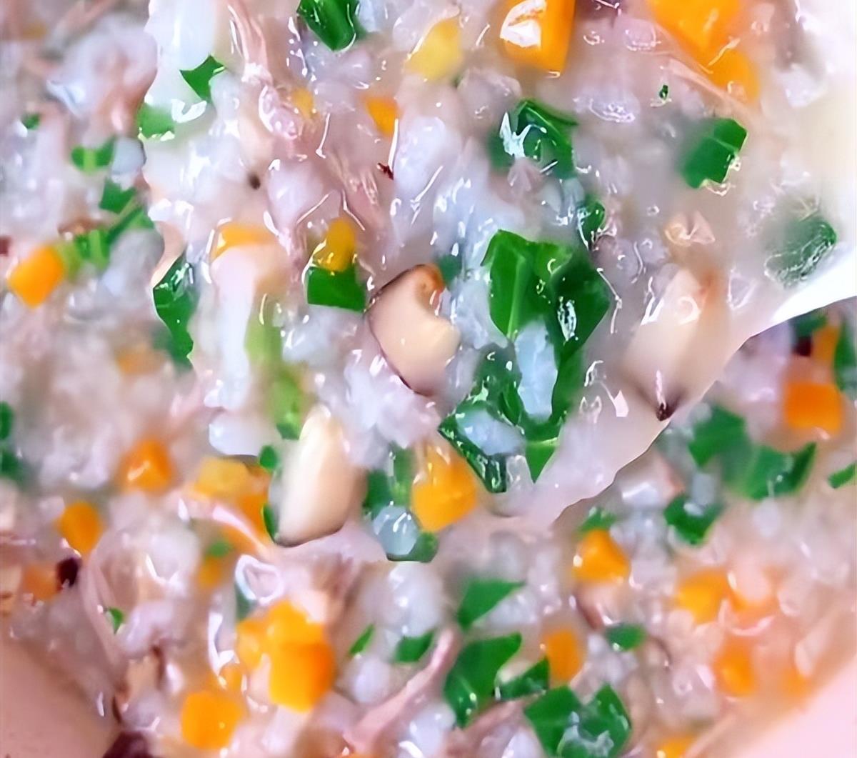 营养早餐粥-胡萝卜牛肉粥_香菇_青菜_备用