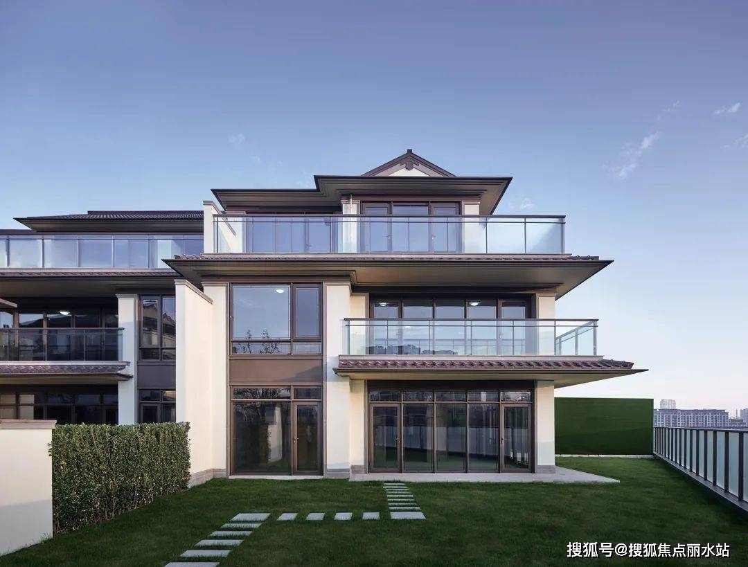 凤栖云庐售楼处电话_衢州凤栖云庐售楼中心_楼盘最新详情_24小时电话解析_空间_建筑_基座