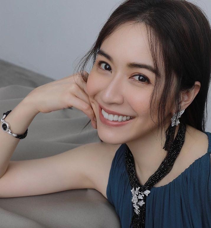 "红豆千金"蔡依珊:订婚被丈夫当成侯佩岑,出身豪门却隐身26年_连胜文