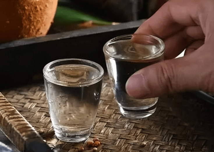 贵州50岁的大哥,每天喝一杯酒,20年喝出这3条经验_身体_茅台酒_酿造