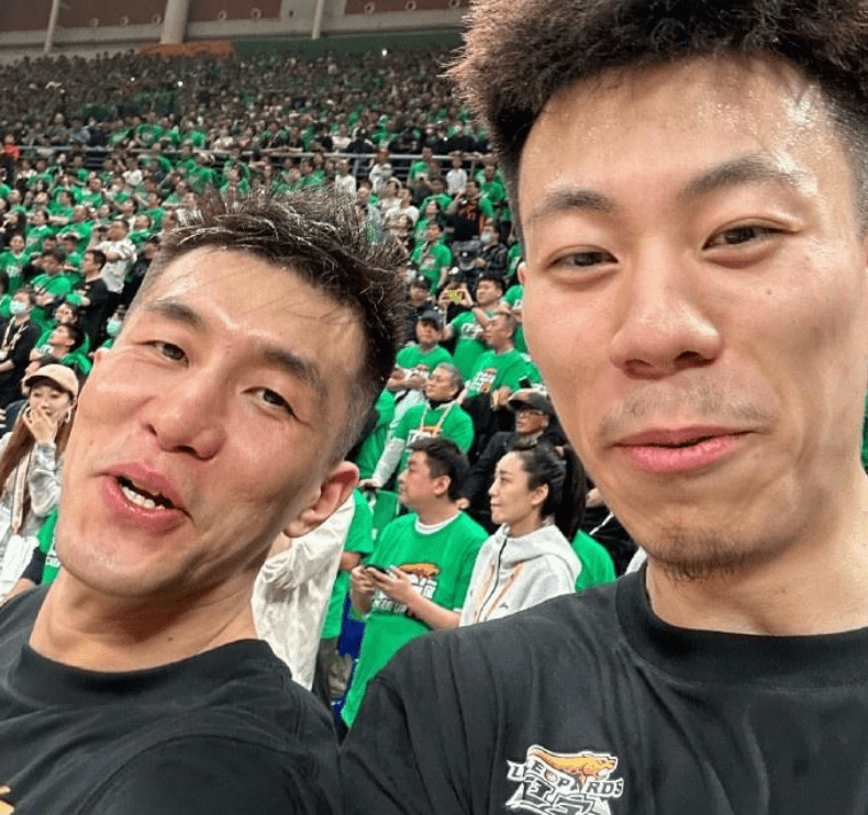 杨鸣夺2冠,韩德君喊话周琦回归,前锋面临1换1,广东瞄准新巨头_辽宁队