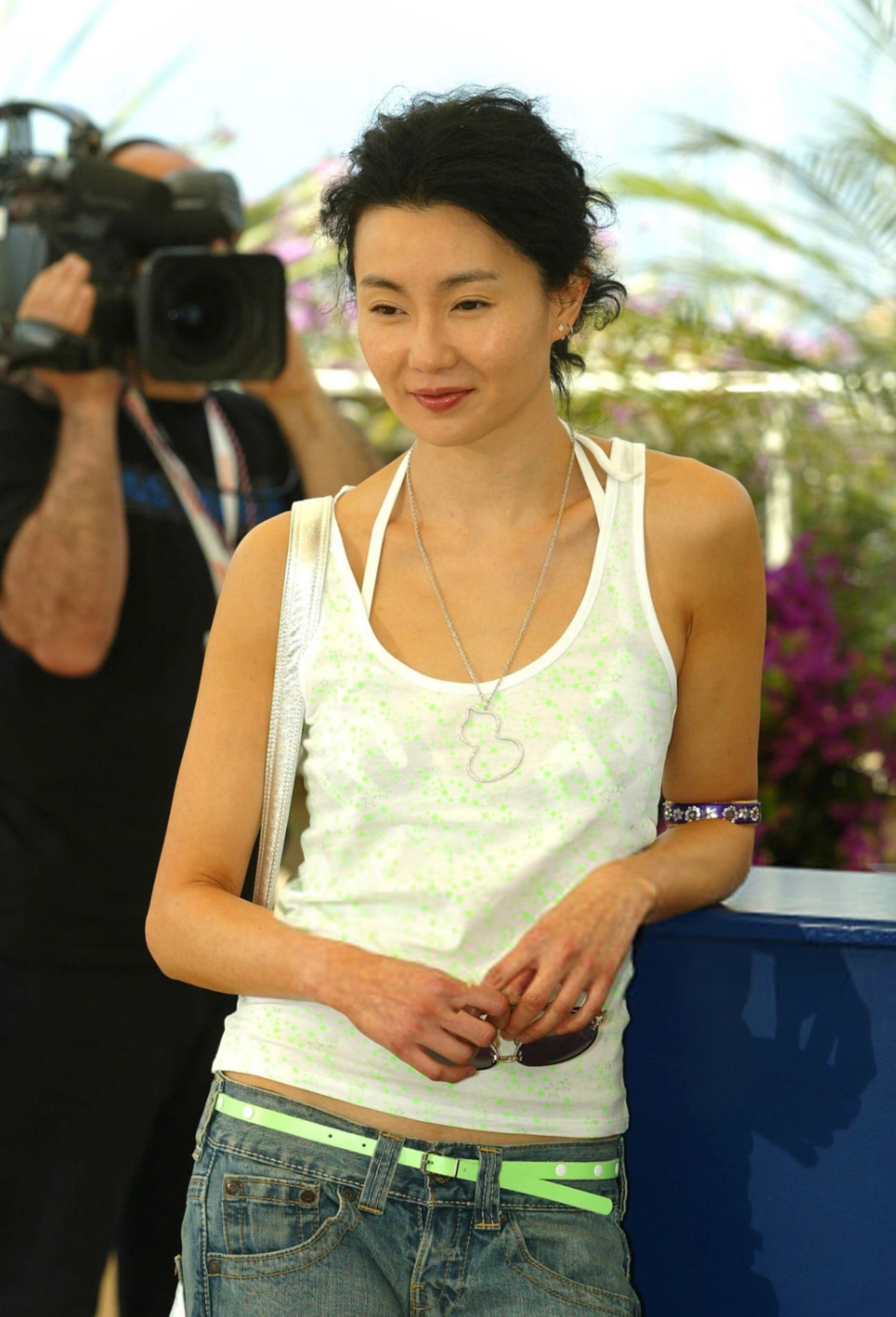 中国明星闪耀戛纳红毯,巩俐,舒淇各有其美,张曼玉最让人意外_礼服