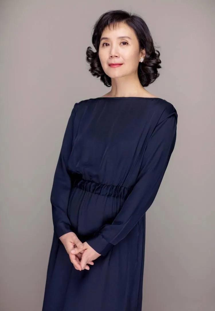 演员严晓频:嫁给初恋曾海,婚后生两子,如今她还好吗?