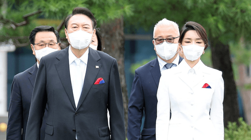 乌克兰第一夫人美到韩国啦!