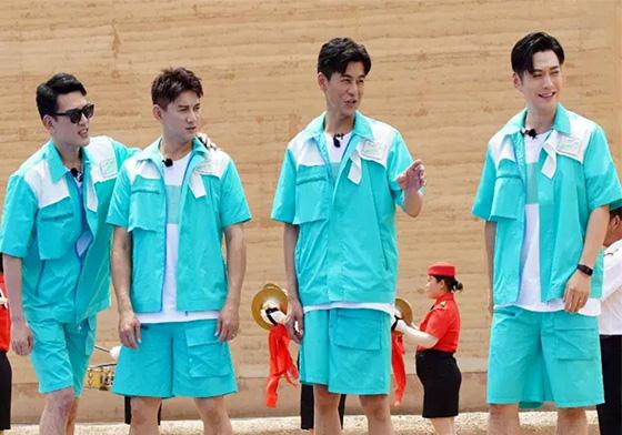 "天涯二美"乔振宇严屹宽合体,游泳也要优雅的翩翩公子变身谐星_节目