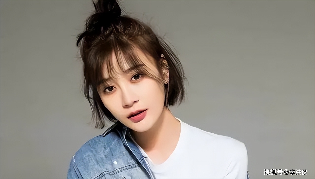 曹云金跑到唐菀直播间刷礼物,冲上榜一当大哥,前妻的回应也很甜 _明星