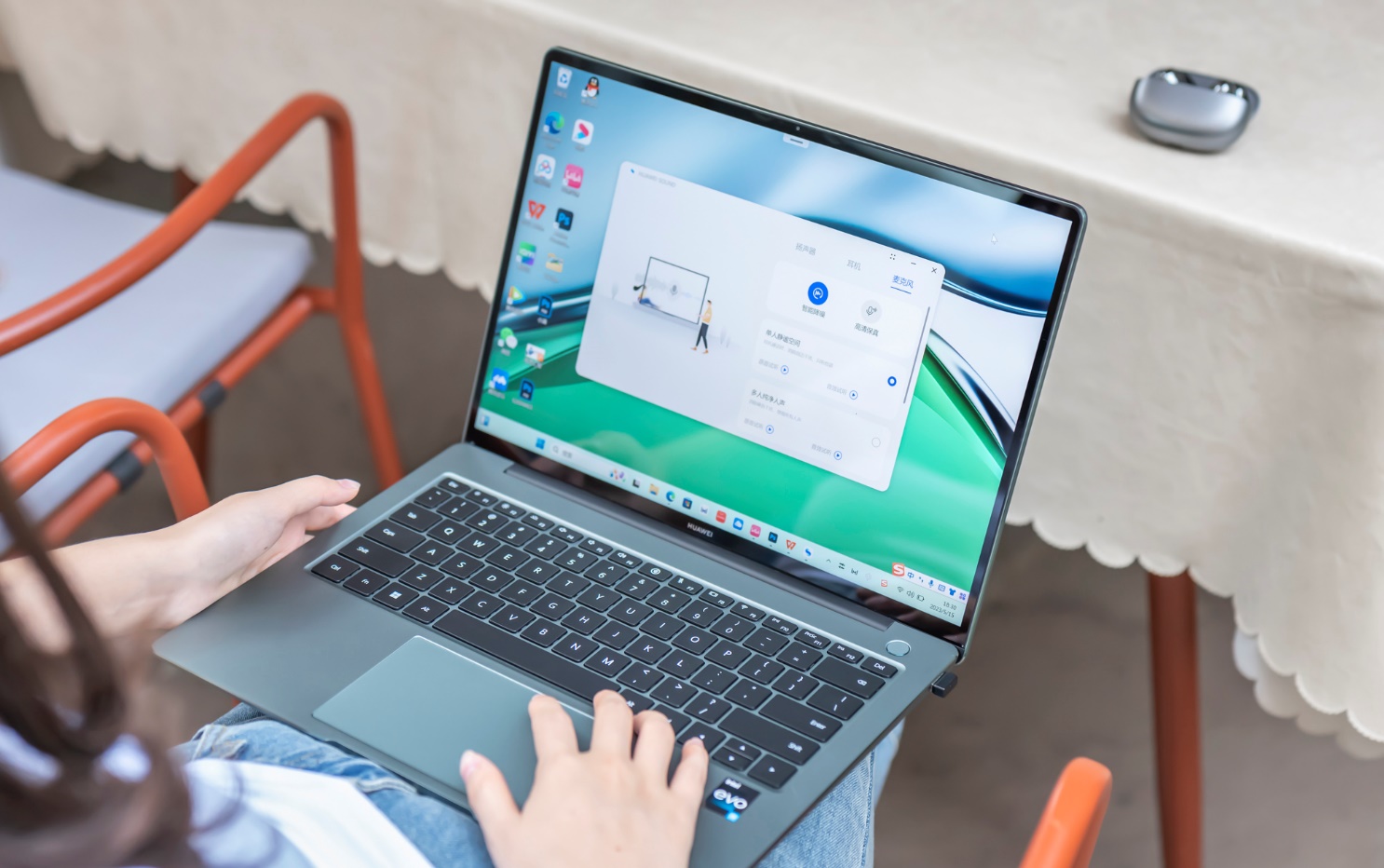 华为matebook 14s 2023云杉绿体验 轻薄便携颜值高 性能澎湃软件秒开