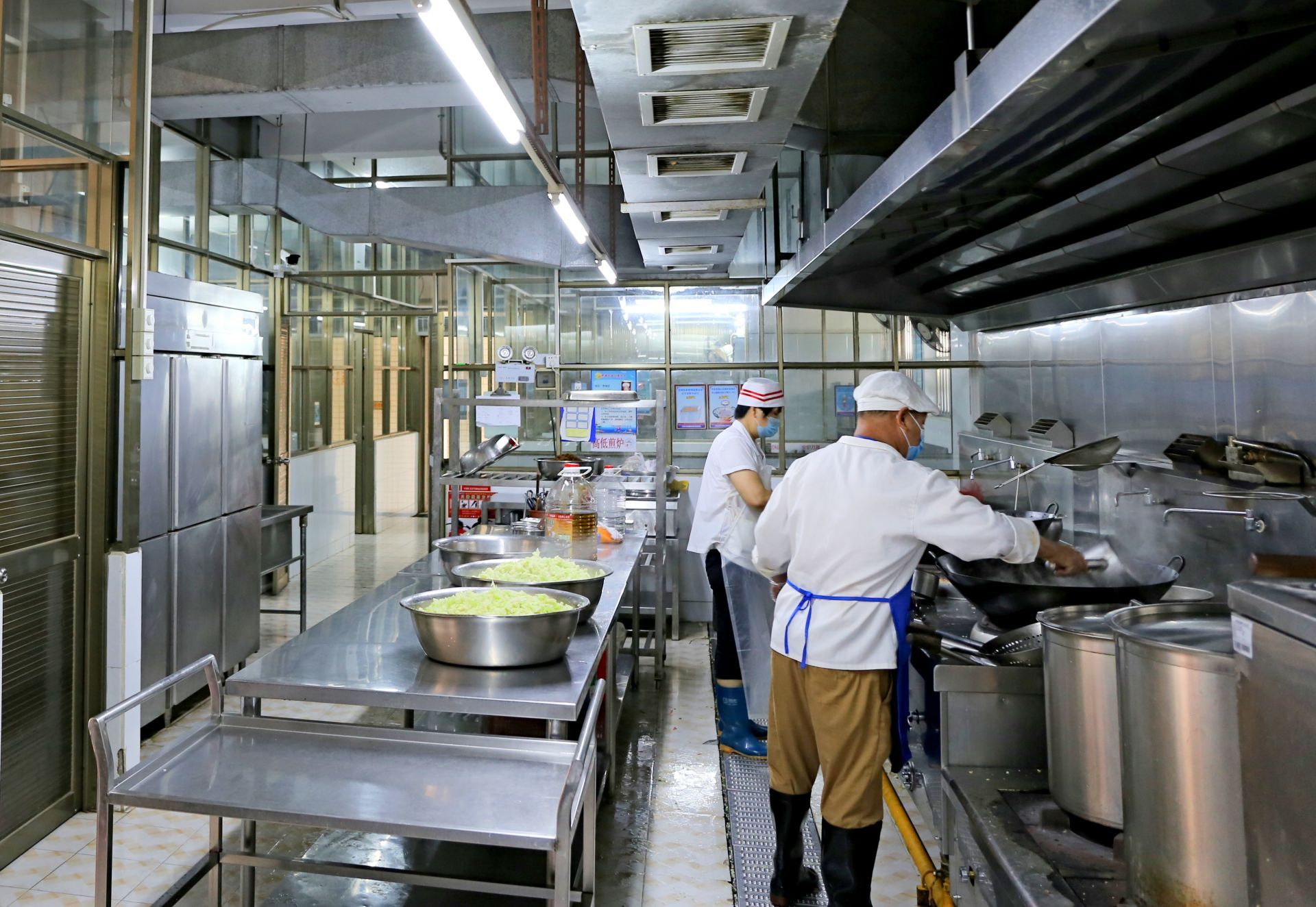 看得见的食品安全——边缘智能算法里的"明厨亮灶"