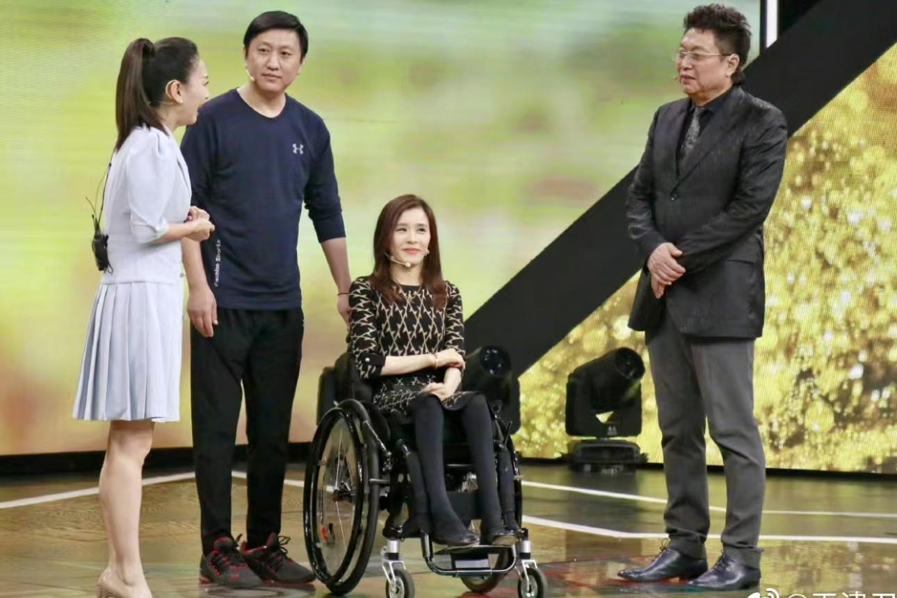 桑兰瘫痪25年骨瘦如柴!