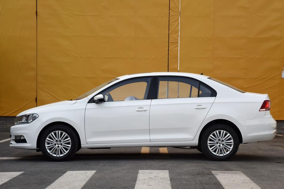 新大众桑塔纳火遍全国,112马力 油耗5.5 l,国六标准,8.