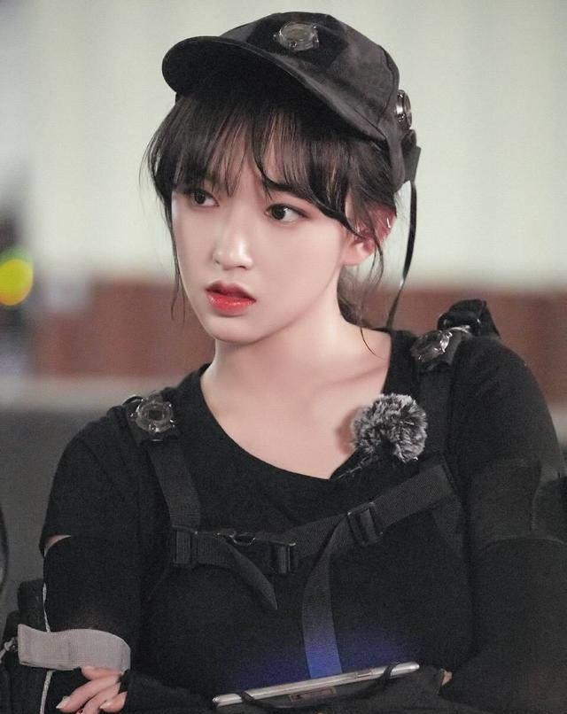 限韩令事件令程潇回国,并以舞蹈导师的身份参与了男团选秀节目《偶像