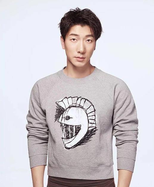 "马脸"审美,你能接受吗?_张亮_眼睛_脸型