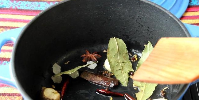 原创            酱牛肉的家常做法大全~做法步骤介绍（高压锅炖酱牛肉最简单的做法）