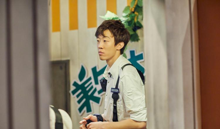 张国伟复出5月连夺三冠,32岁跳高老将从头开始,电视发文祝贺_乒乓球