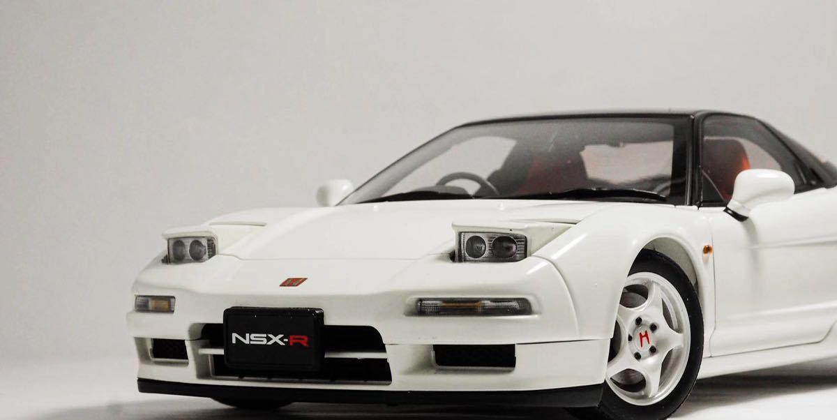 设施全部拆除,并对悬挂和引擎做了调教,使其配备了拥有vtec技术的3