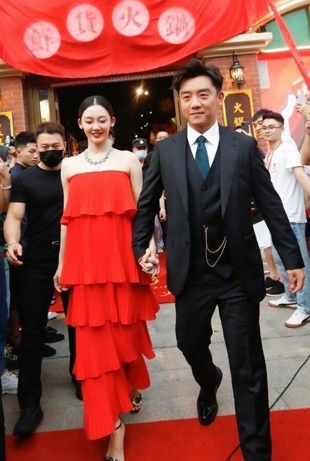 杨颖成为透明人,曾经的女汉子不复存在,难道另有打算_金牌_郑凯_资源