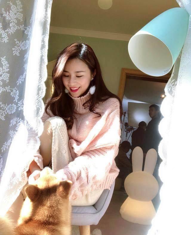 《陈翔六点半》中的小柳岩,颜值堪比大众女星,生活状态让人点赞_球球