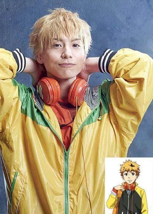 永近英良由宫崎秋人饰演,曾在舞台剧《薄樱鬼》中出演过永仓新八.