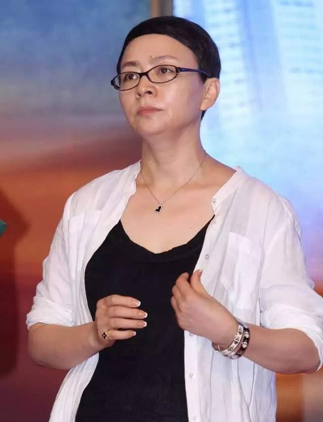 宋丹丹的坎坷爱情,婚内不忠诚后与丈夫分手,相识28天闪婚亿万富豪