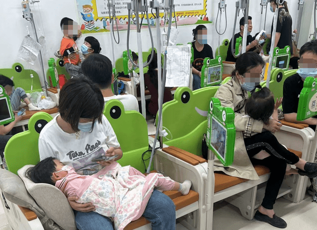 暖滴共享输液宝人体等温输液服务中心开放首日服务千余人次_病患者