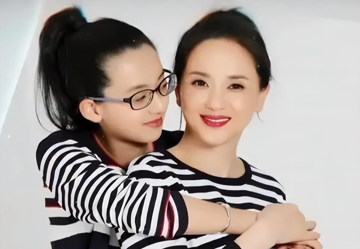 陶慧敏:嫁给初恋恩爱几十年,女儿如妈妈一样美丽动人_王设忠_家庭