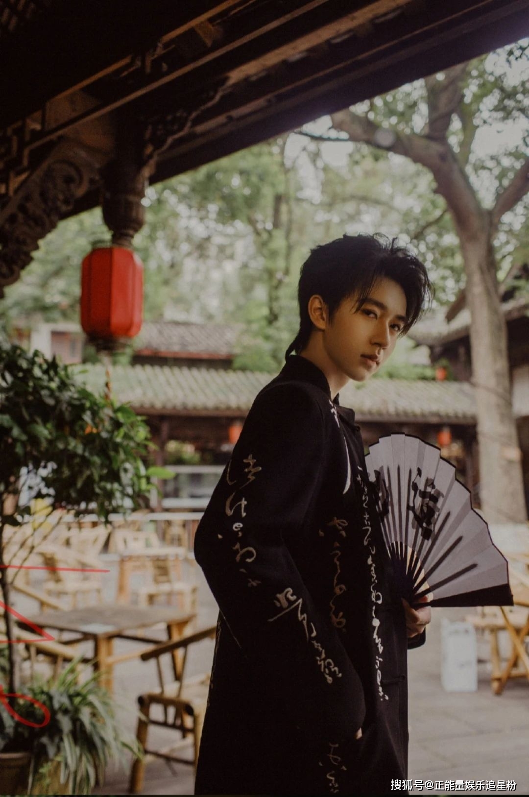 贺峻霖真的打破了大家对他的偏见和刻板行为,认可他没有那么难_贺儿