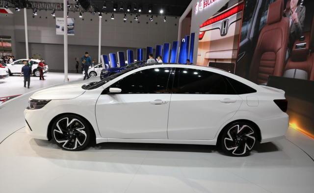 本田又出爆款,轴距2米7,比思域大一圈,空间媲美雅阁,仅9万_搜狐汽车