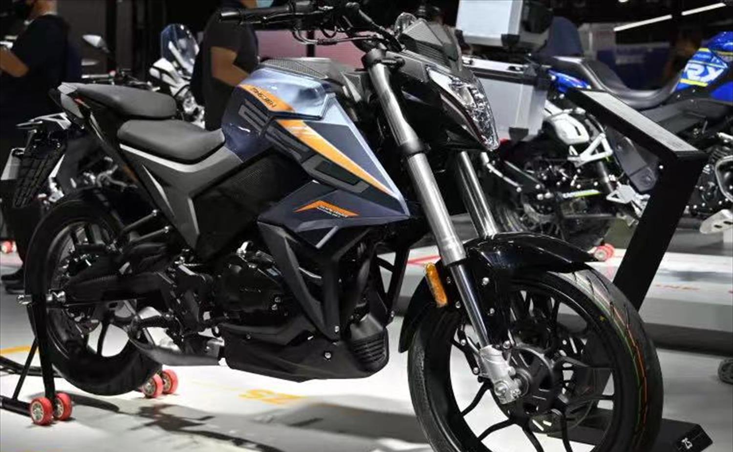 重庆高楼密度大,道路狭窄,却拥有超百万摩托车,为什么不禁摩?