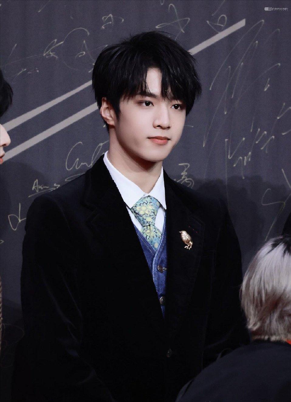 四年时间,从奶团子长成大人模样,刘耀文经历了什么?_时候_哥哥_孩子