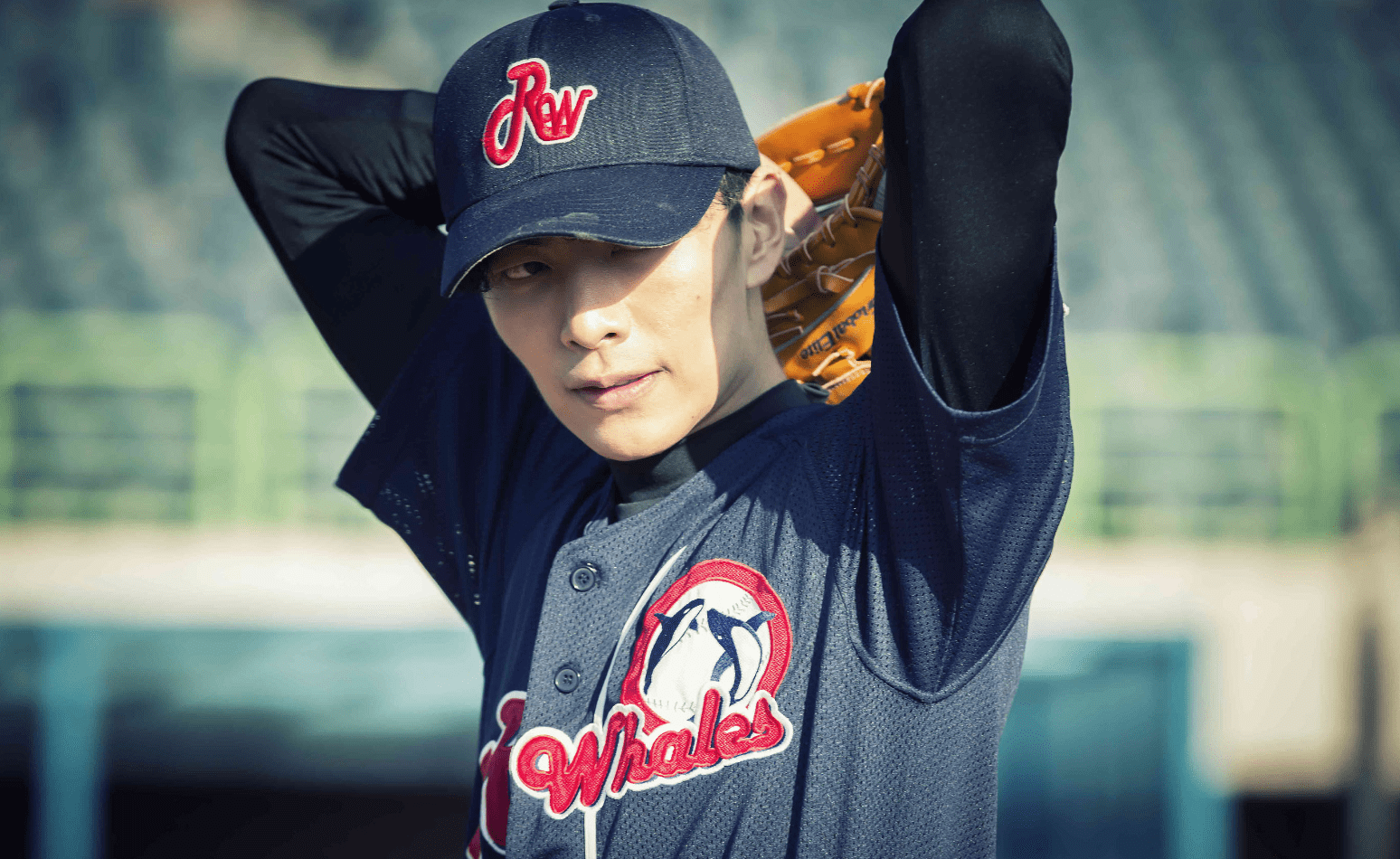 故事以李焕为中心展开,他是一位曾经光芒四射的棒球明星,但因为打假波