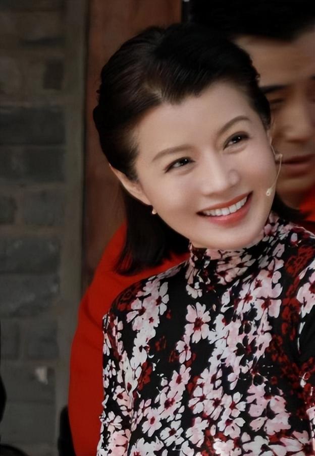 离婚6年后,傅程鹏娶嫩模生子,前妻程愫独自带娃甘做单亲妈妈_观众