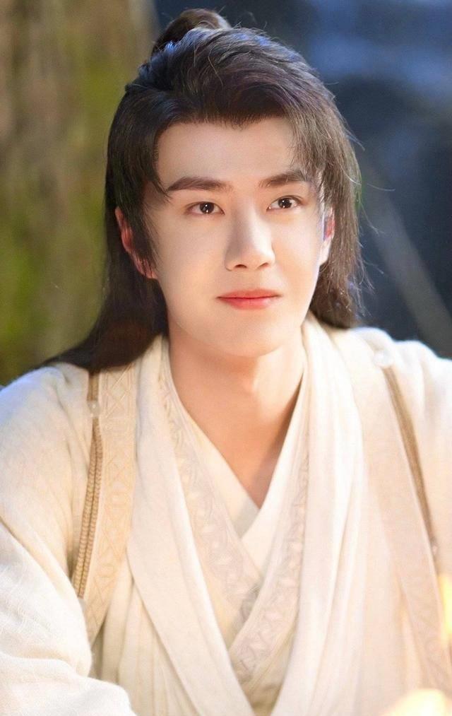 《天天向上》王一博再现古装造型,王一博的一句话引发全场爆笑_角色