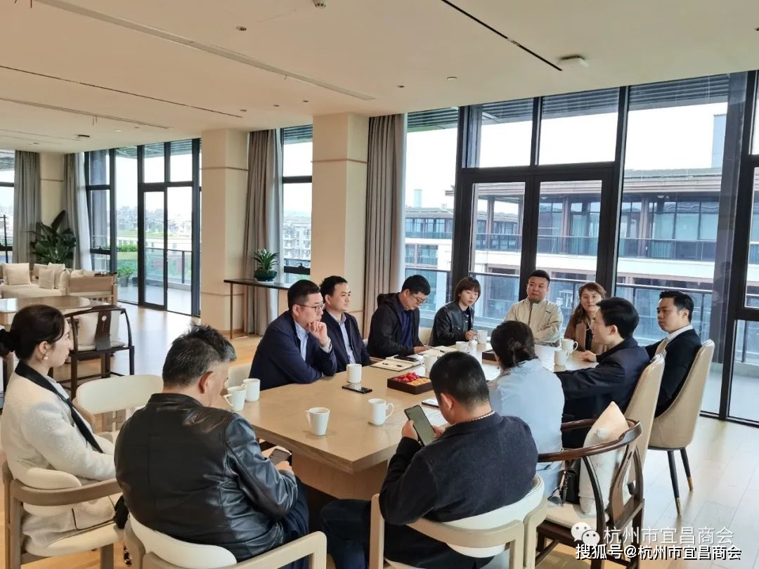 秘书长王洪兵,执行秘书长王洪贵,理事卢晓飞,刘阳(四月寿星,秦凤琴