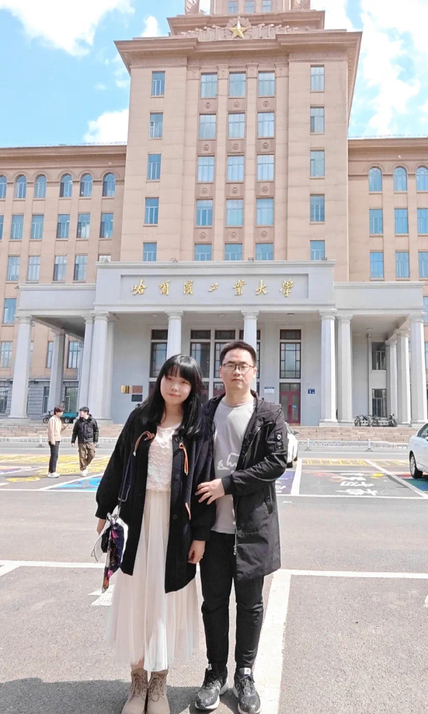 超讲述了和他同在仪器科学与工程学院的妻子张怡蕾相识相恋相守的故事