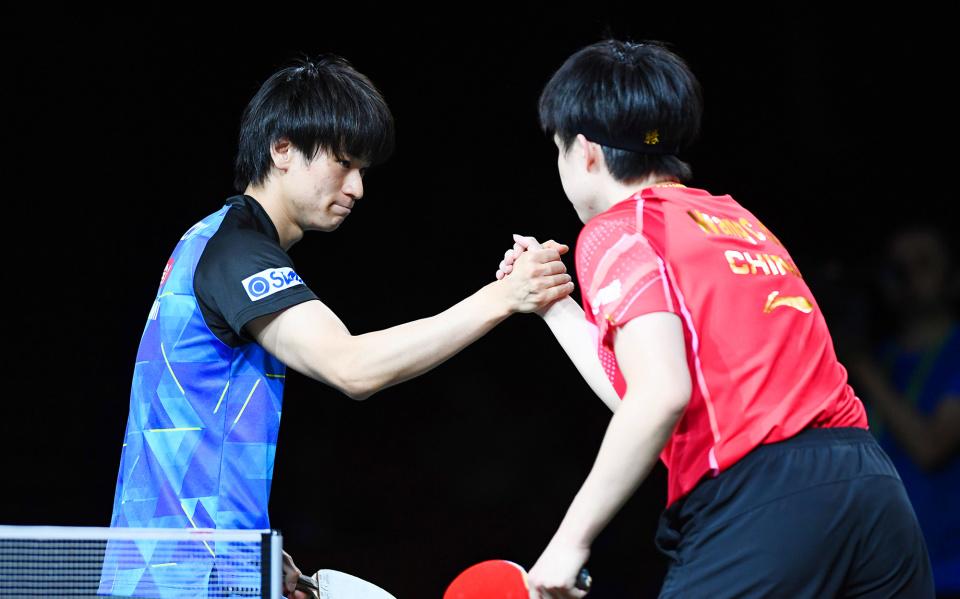 世乒赛:王楚钦淘汰日本冠军后,自称越赢越心虚,刘国梁提出担忧_比赛