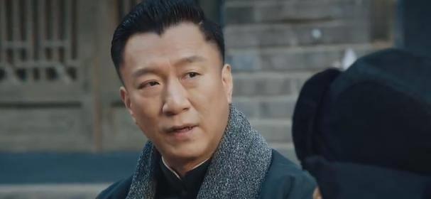 带领着两个结拜兄弟横行与北平城的四九城内,可随着剧情的不断发展,这