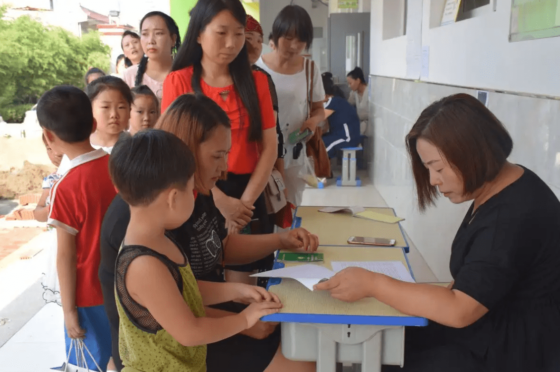 今年或成＂最难入学年＂？小学迎来二胎入学潮,多地发布学位预警