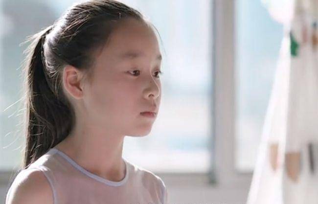 《小舍得》米桃试穿欢欢的裙子,一番话曝出农村妈妈的辛酸_tao_夏华桓