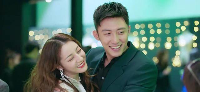 《幸福,触手可及》:周放宋凛婚前跳舞狂欢,露娜和王鹤在一起_因为